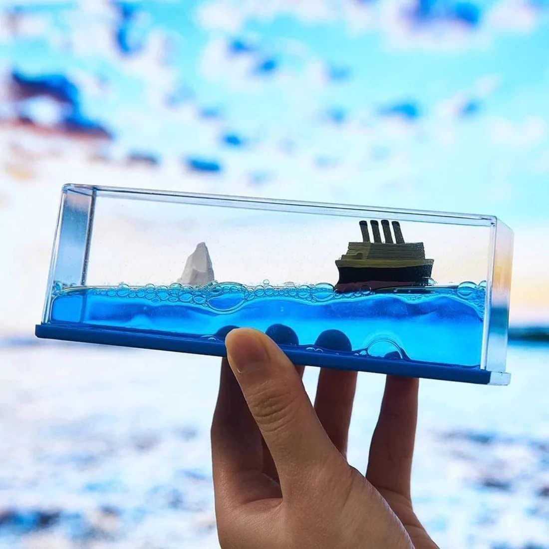 Titanic Wave Showpiece – A Scene Frozen in Time