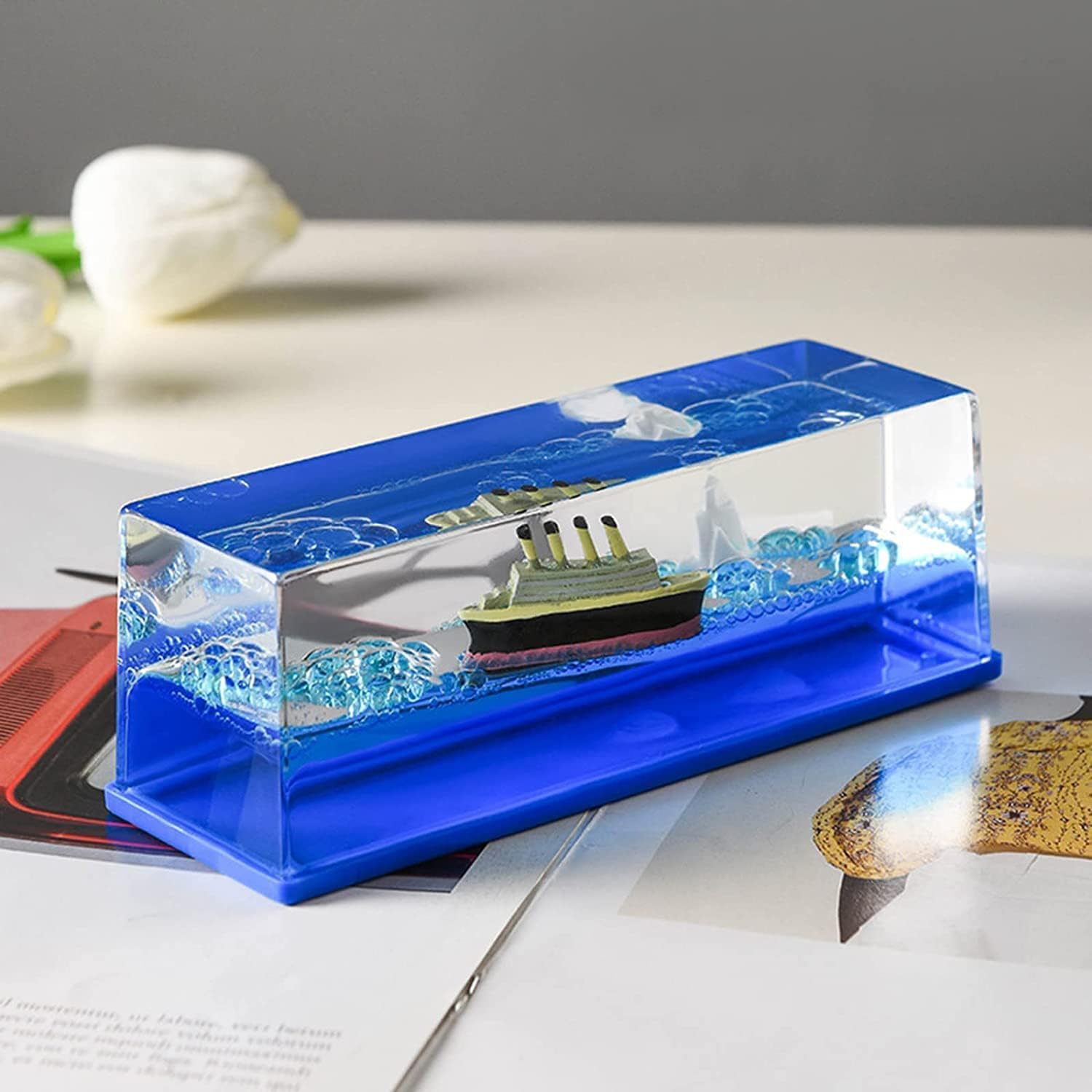 Titanic Wave Showpiece – A Scene Frozen in Time
